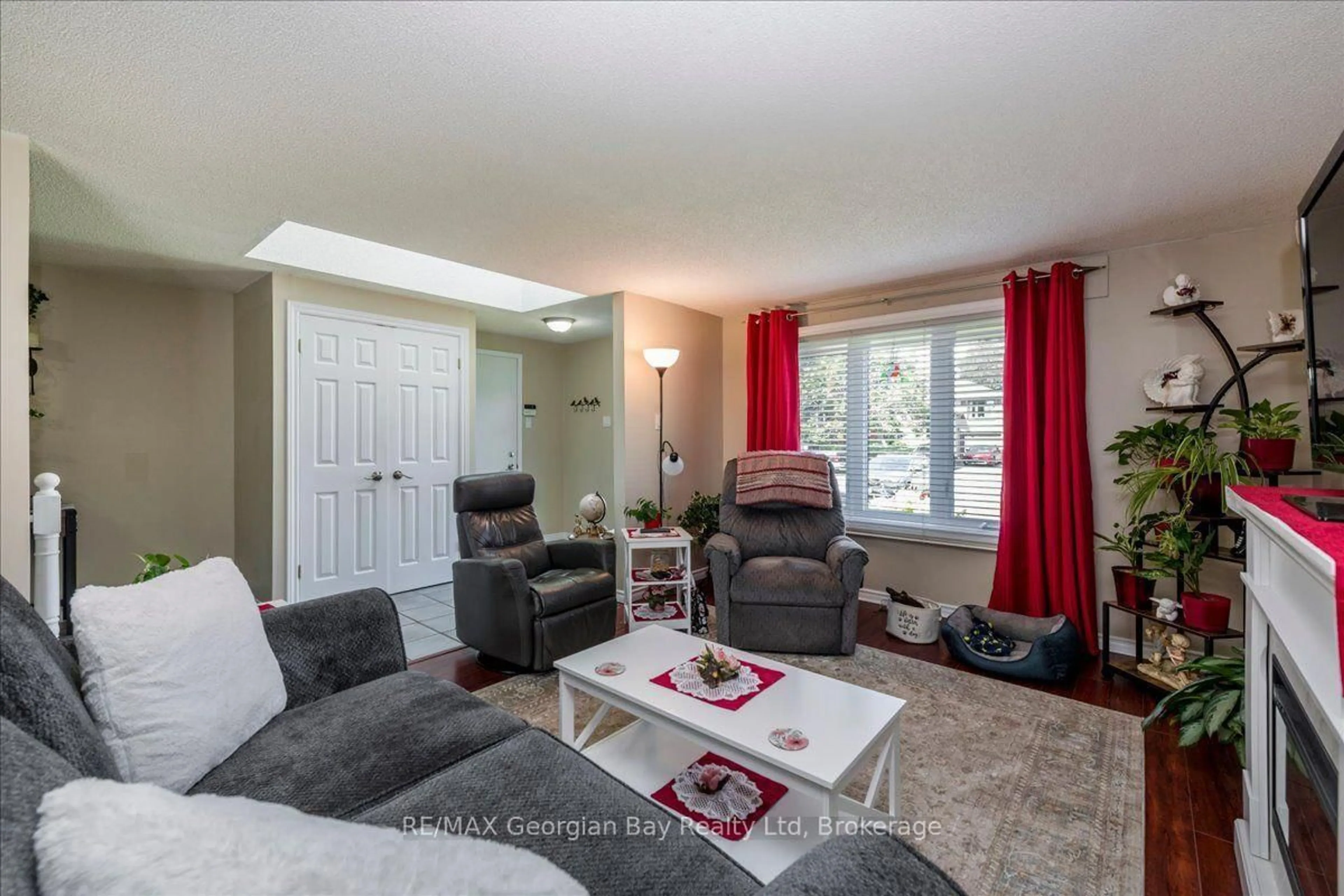 Living room with furniture, unknown for 359 Galloway Blvd, Midland Ontario L4R 5B2