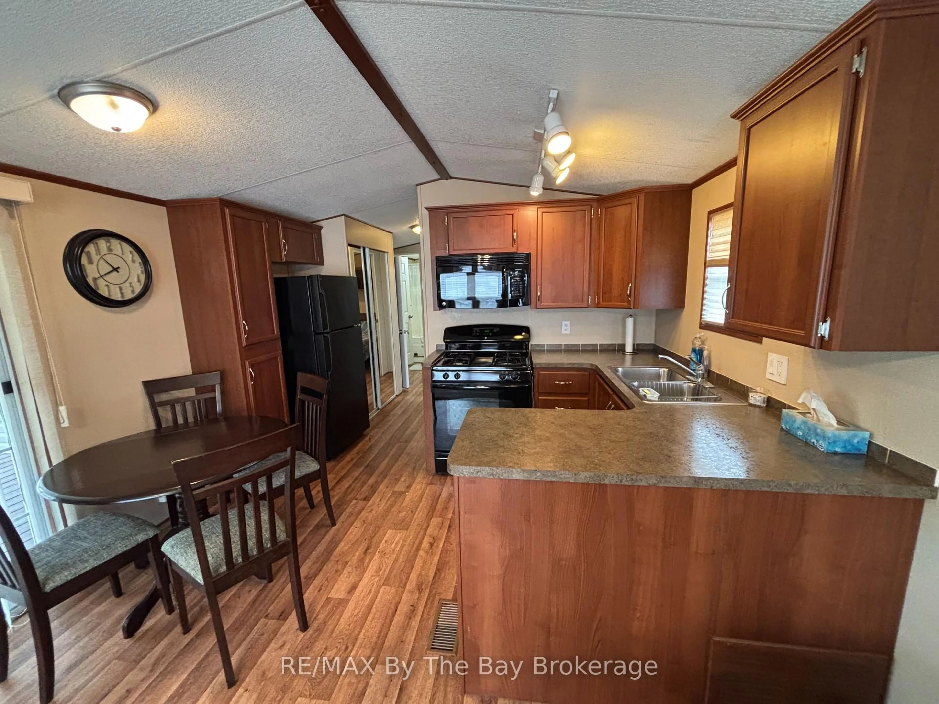 Unknown for 83 MADAWASKA Tr, Wasaga Beach Ontario L9Z 1X7