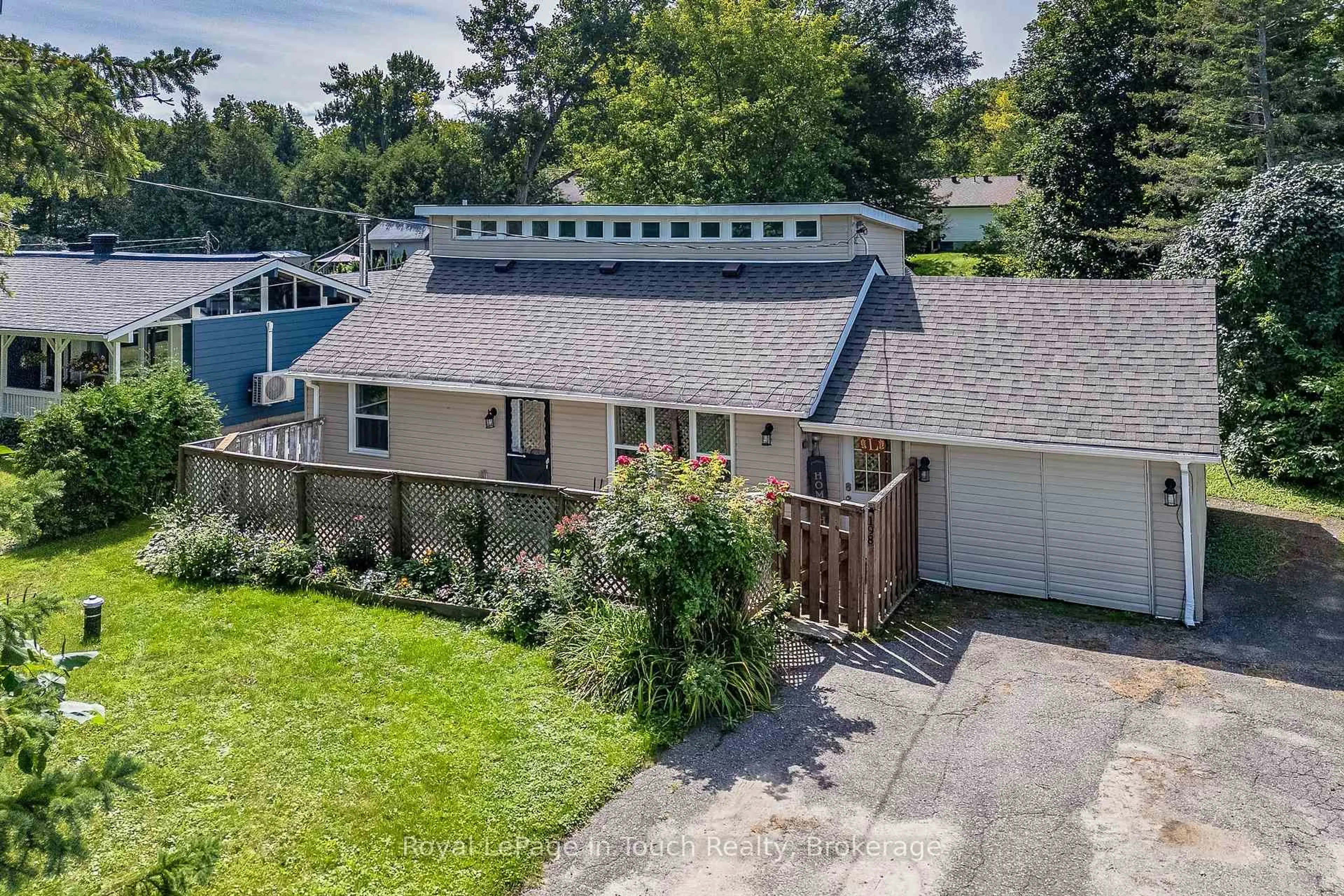 A pic from outside/outdoor area/front of a property/back of a property/a pic from drone, unknown for 198 Limestone Rd, Tay Ontario L0K 1R0
