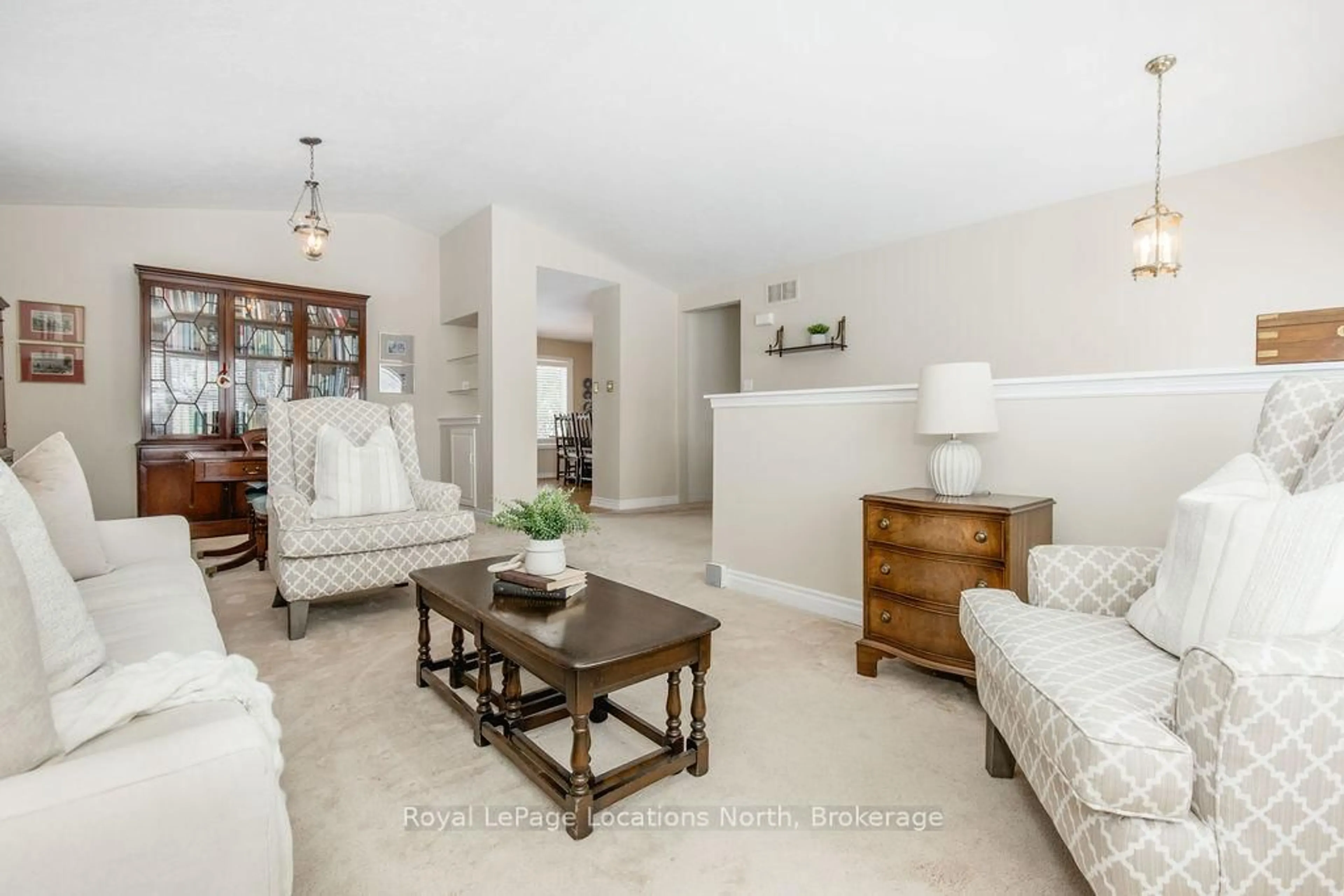 Living room with furniture, unknown for 40 Fairway Cres, Wasaga Beach Ontario L9Z 1B8