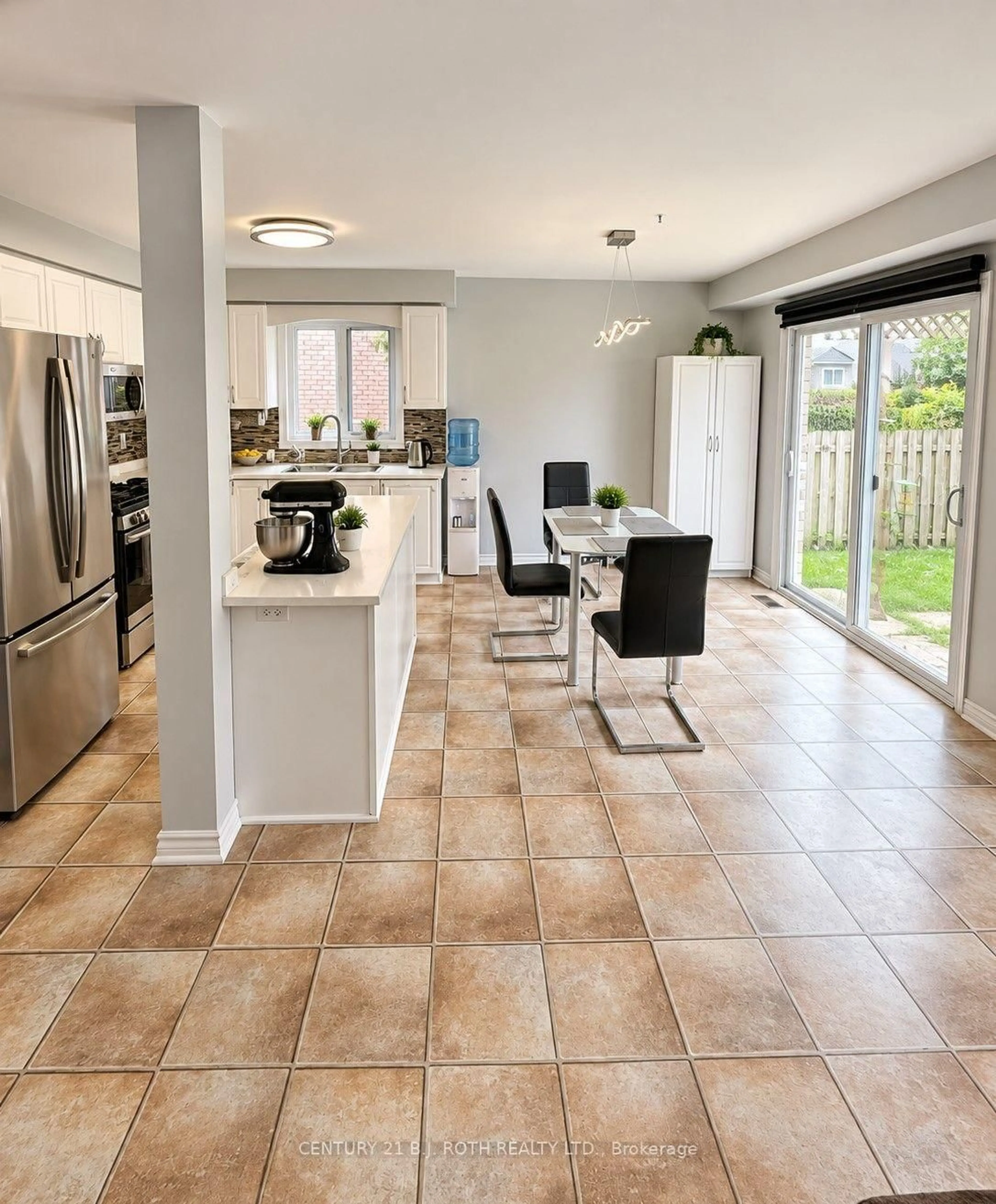 Open concept kitchen, ceramic/tile floor for 509 Grove St, Barrie Ontario L4M 5Z4