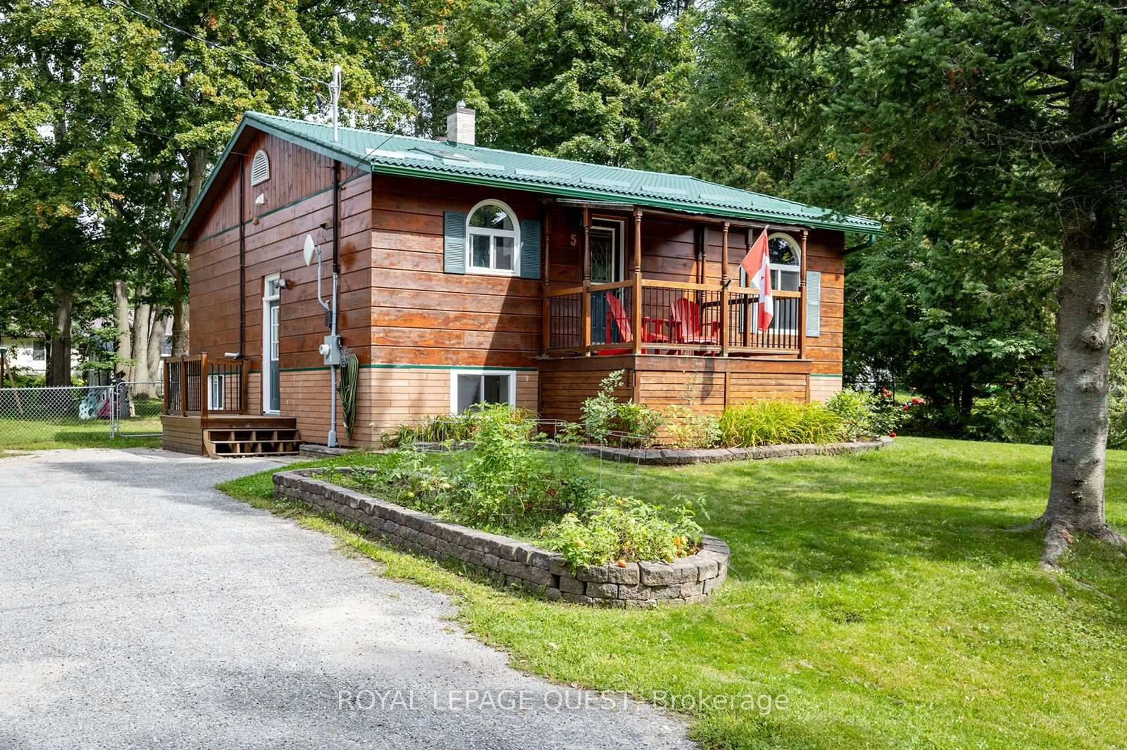 Home with vinyl exterior material, unknown for 5 GLEN GROVE Ave, Oro-Medonte Ontario L3V 0J9