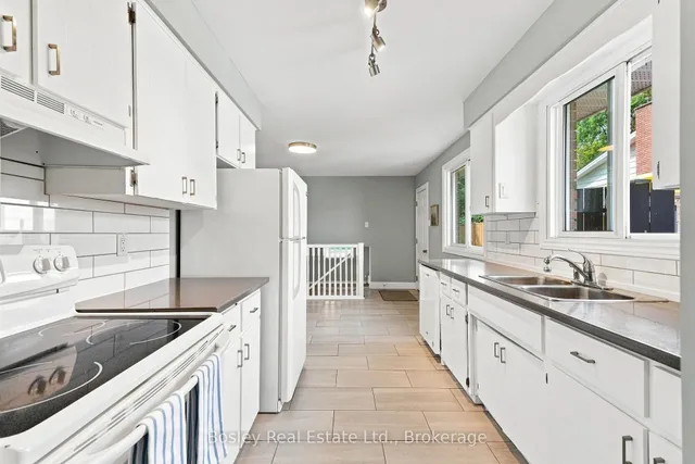 4 Griffin Rd, Collingwood 4
