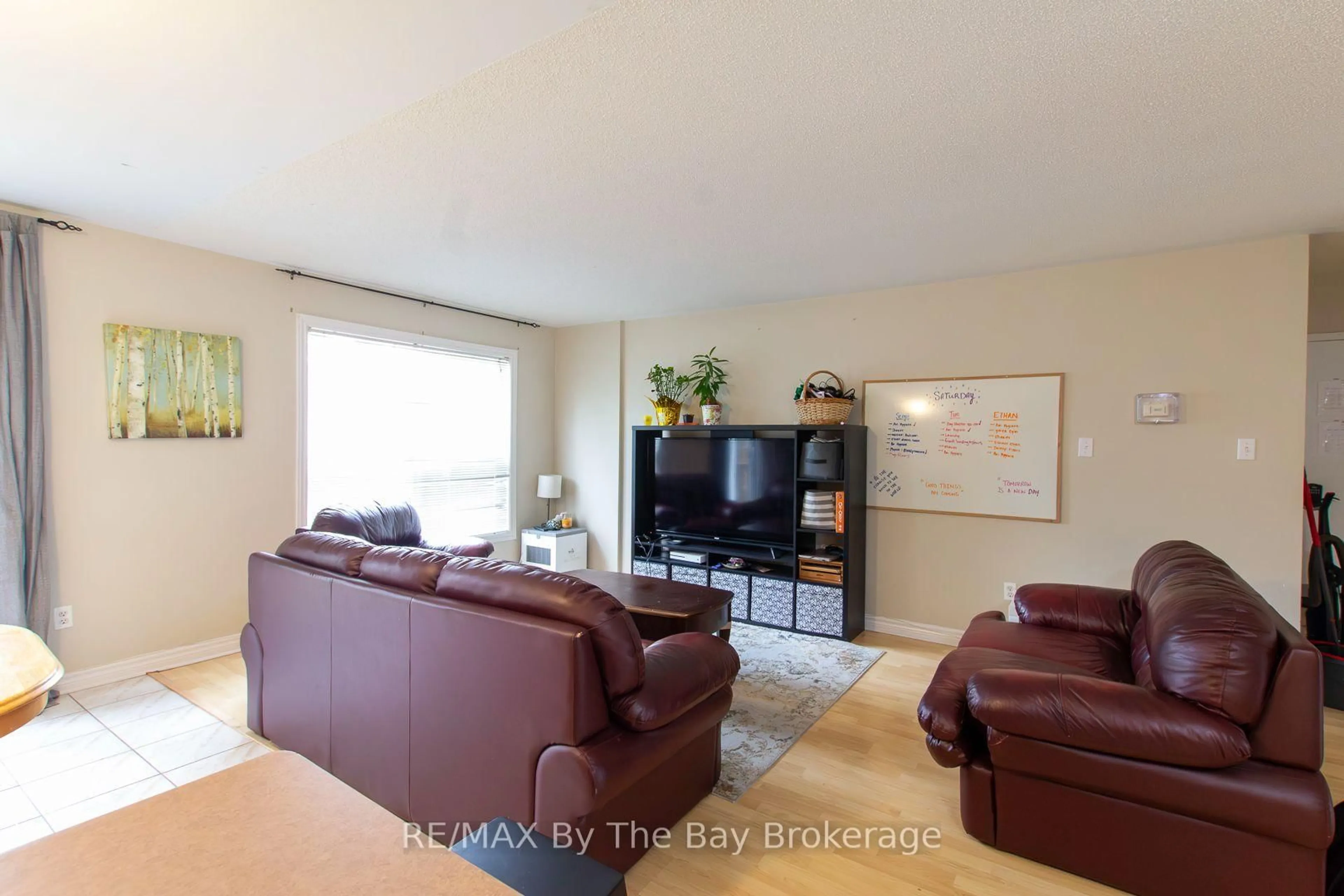 Living room with furniture, unknown for 48 Rose Valley Way, Wasaga Beach Ontario L9Z 3C4