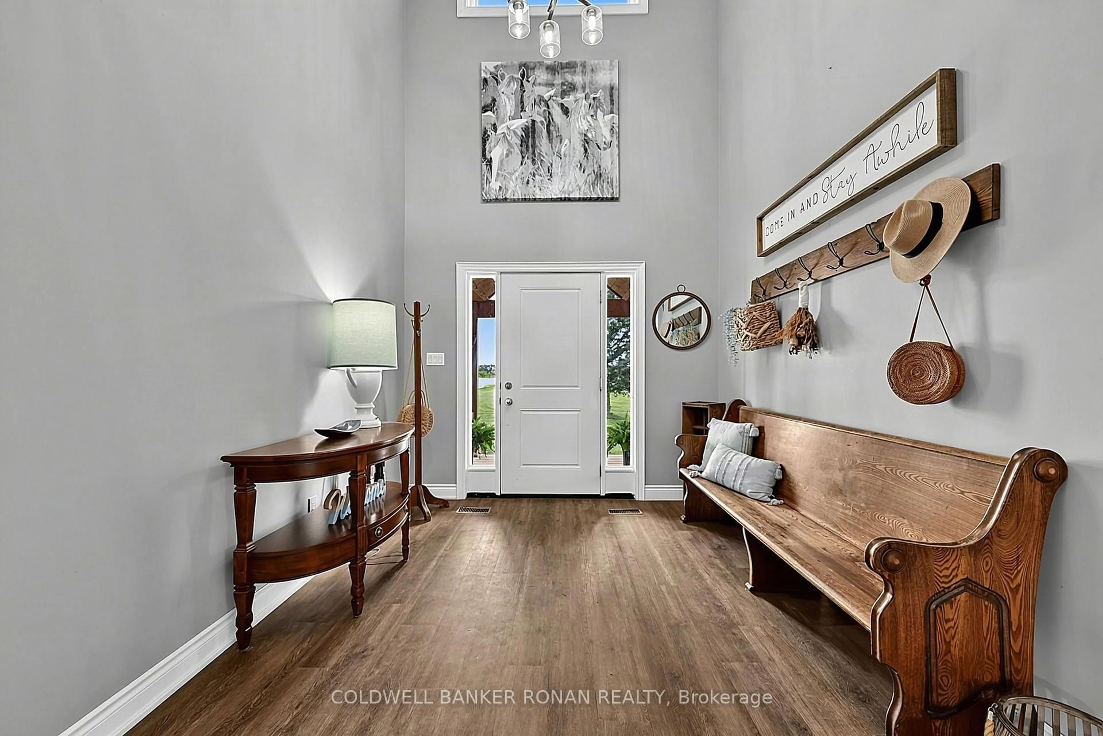 Indoor entryway for 4542 Concession Road 6 Sunnidale, Clearview Ontario L0M 1N0