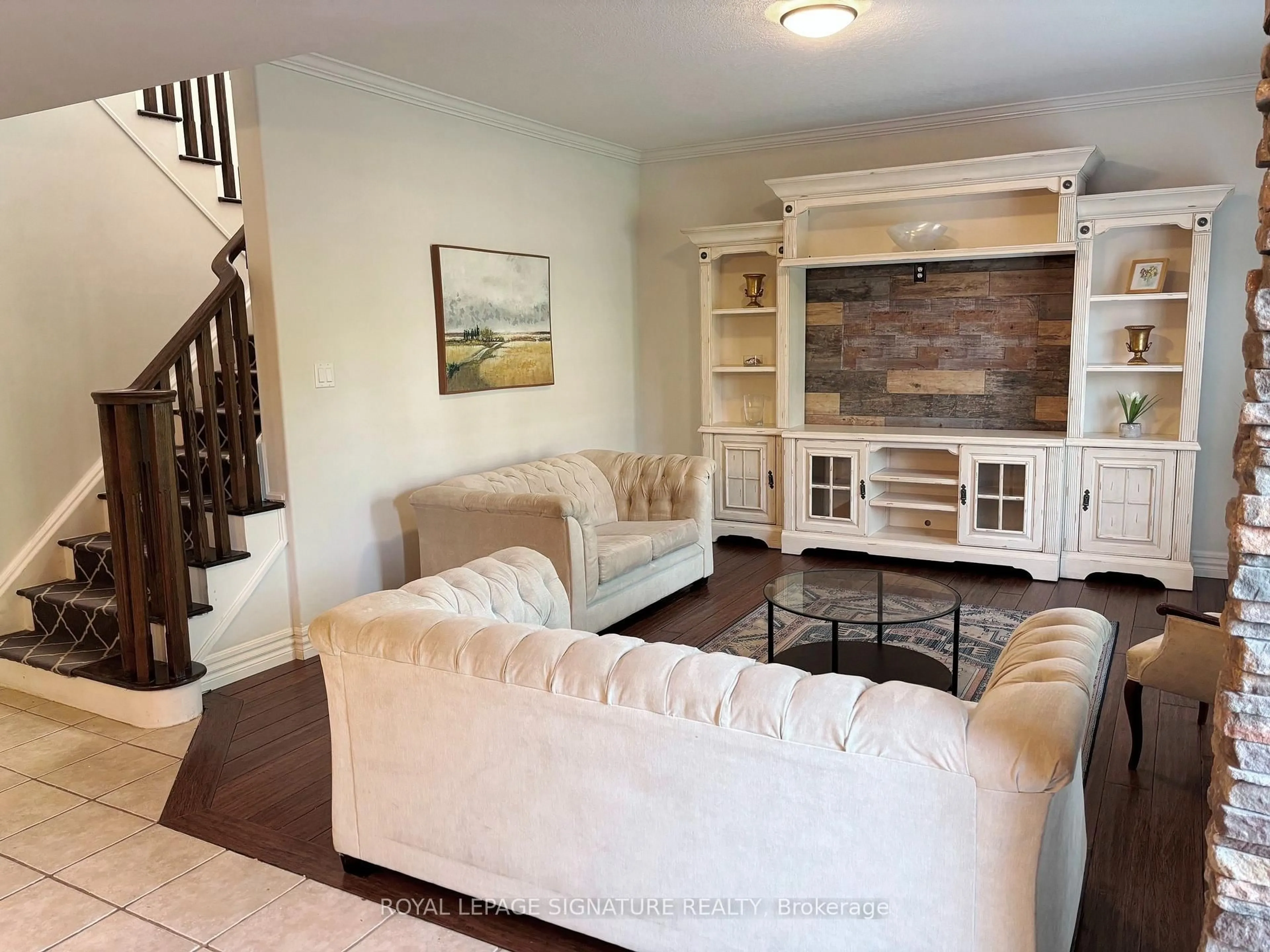 Living room with furniture, unknown for 32 Davis St, Collingwood Ontario L4P 3T8