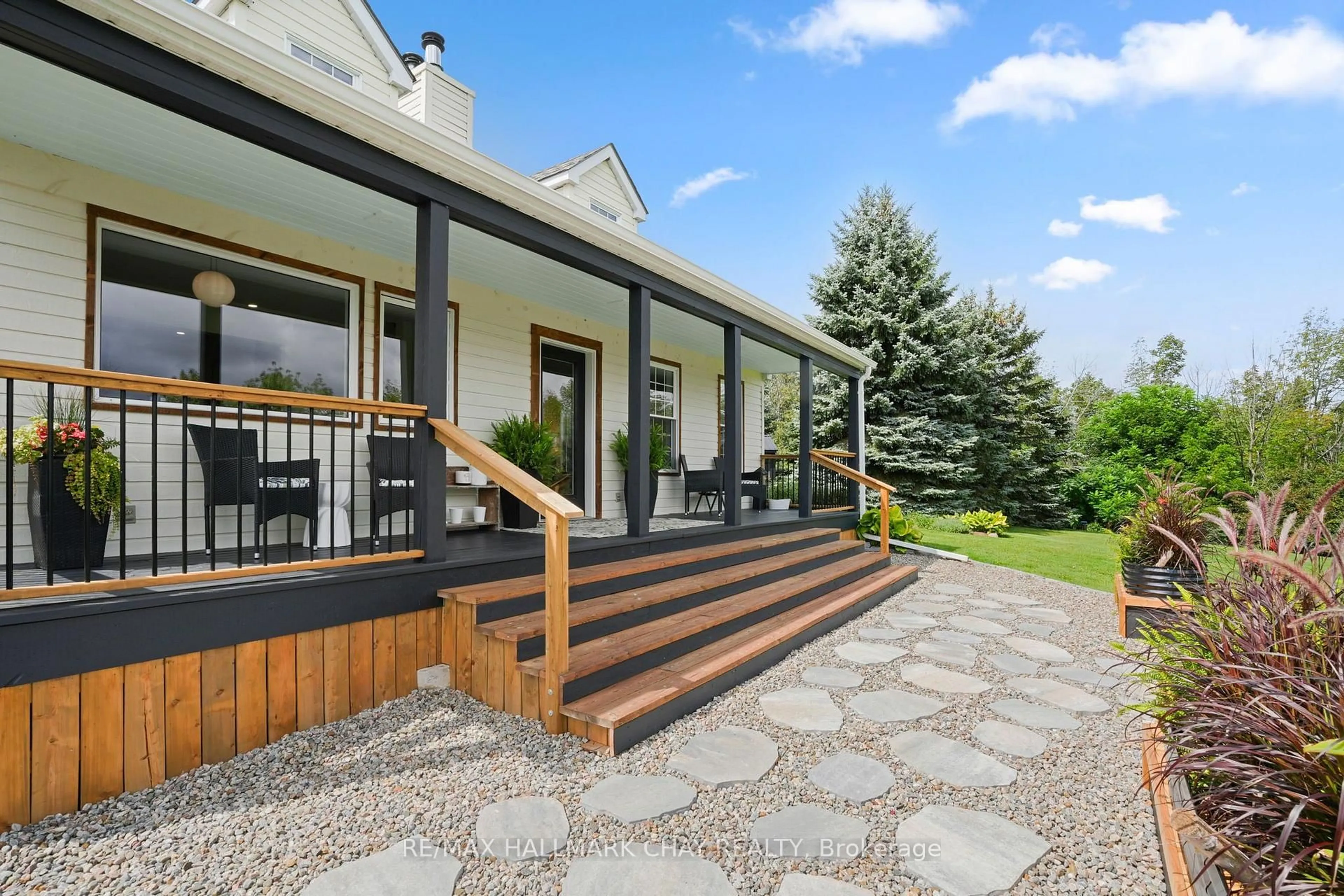 Patio, mountain view for 2110 Concession 8 Rd, Clearview Ontario L0M 1L0