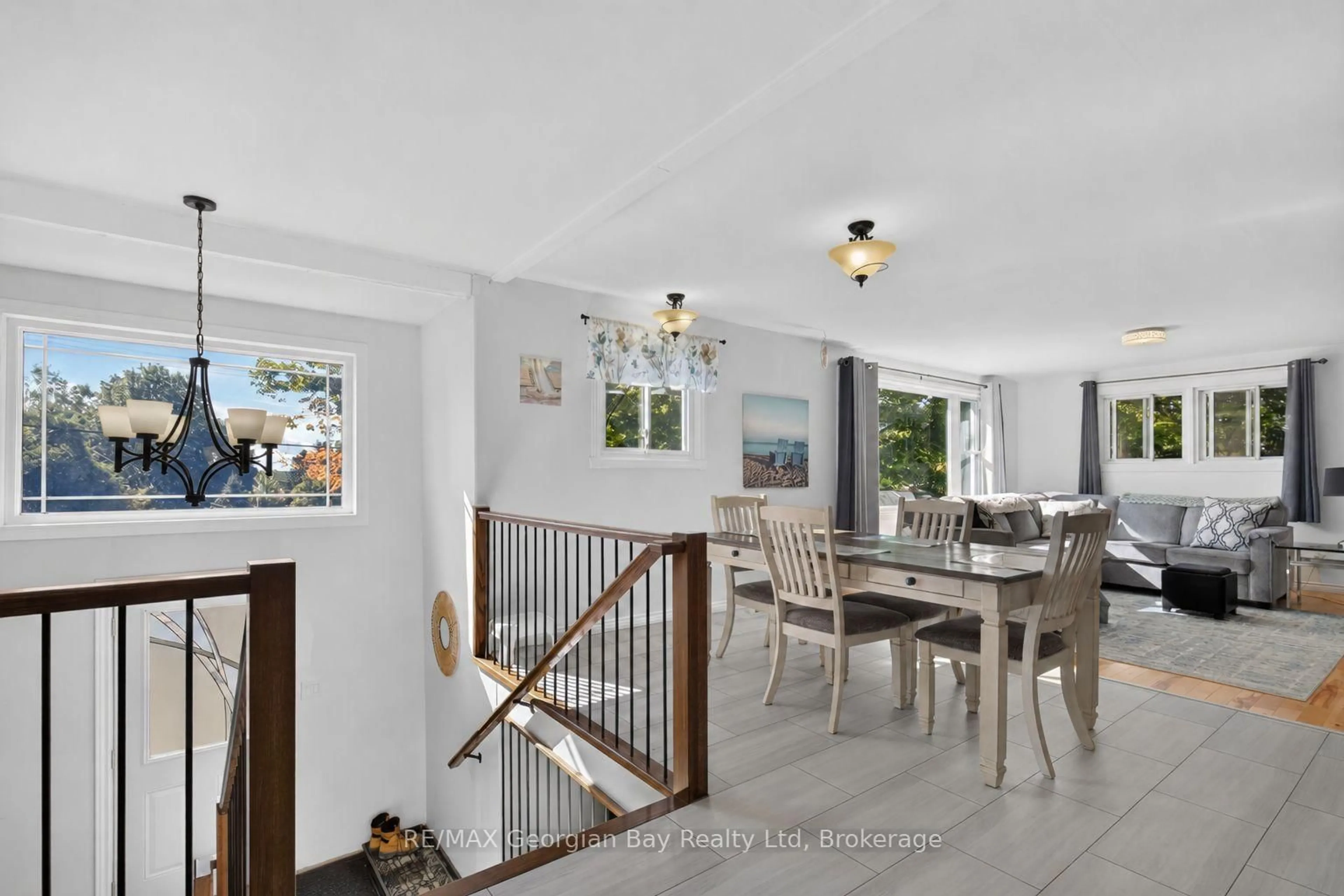 Dining room, unknown for 898 Yonge St, Midland Ontario L4R 2E7