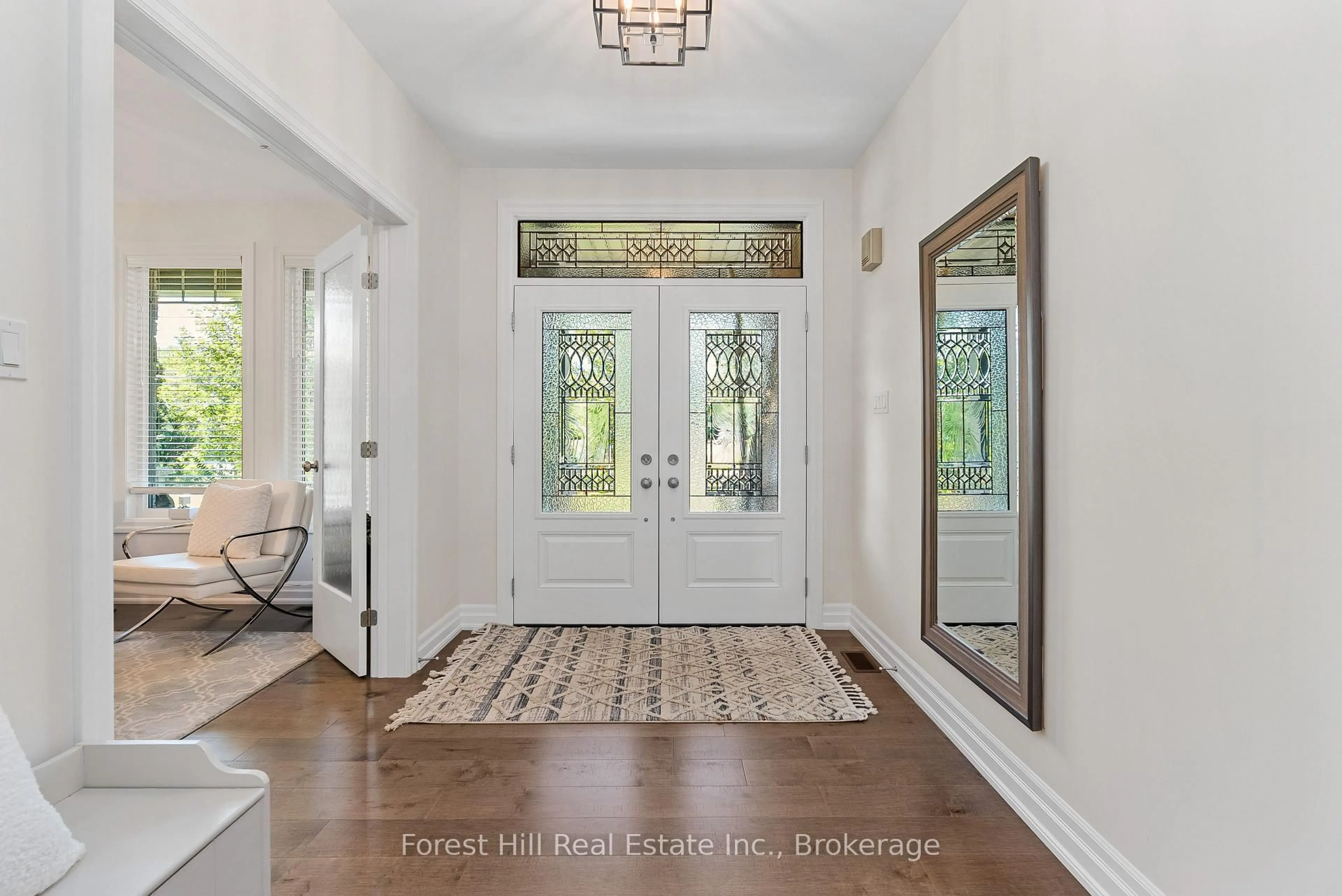Indoor entryway for 155 Glenlake Blvd, Collingwood Ontario L9Y 0X2