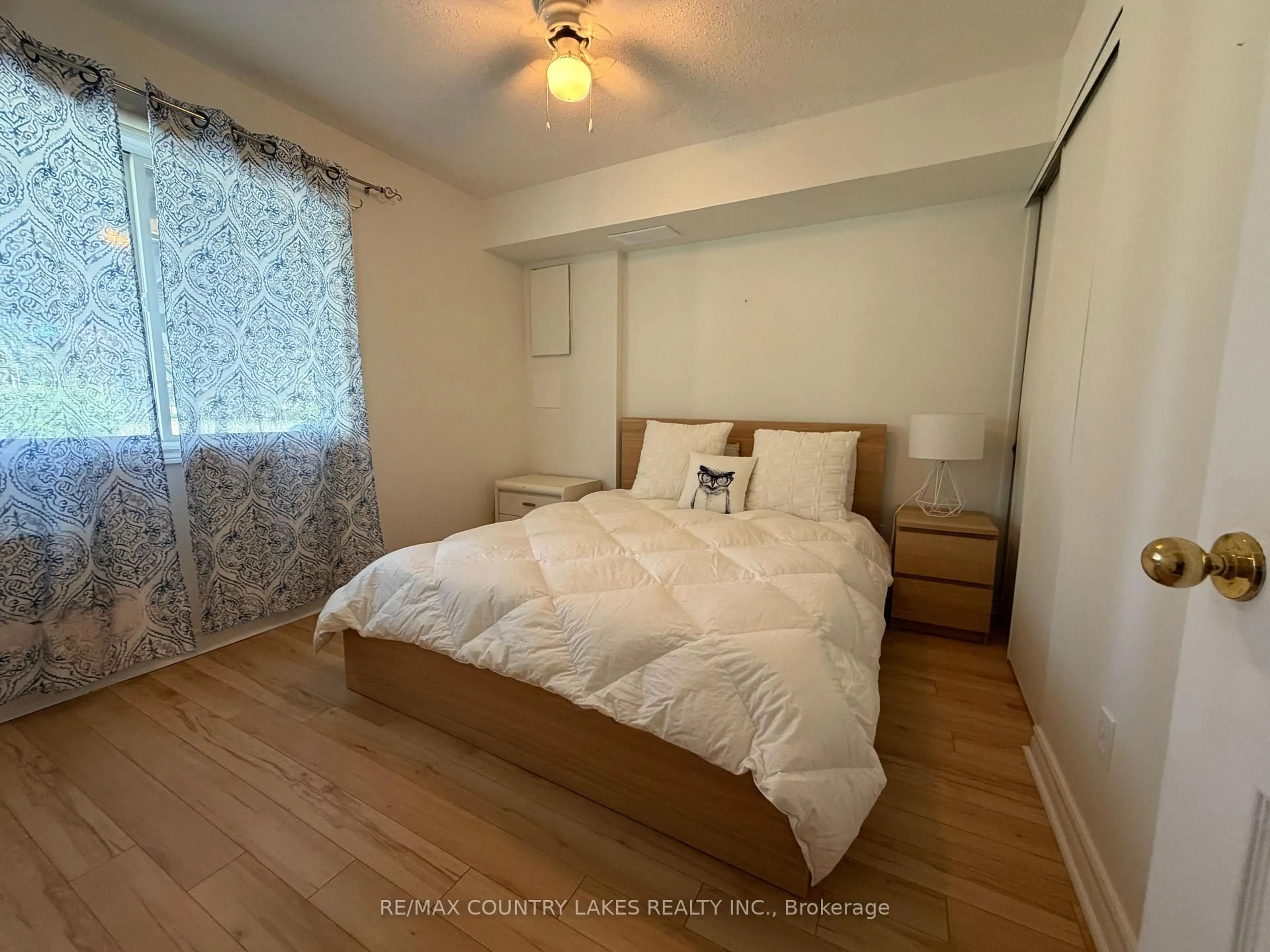 Bedroom with bed, unknown for 30 Laguna Pkwy #12, Ramara Ontario L0K 1B0