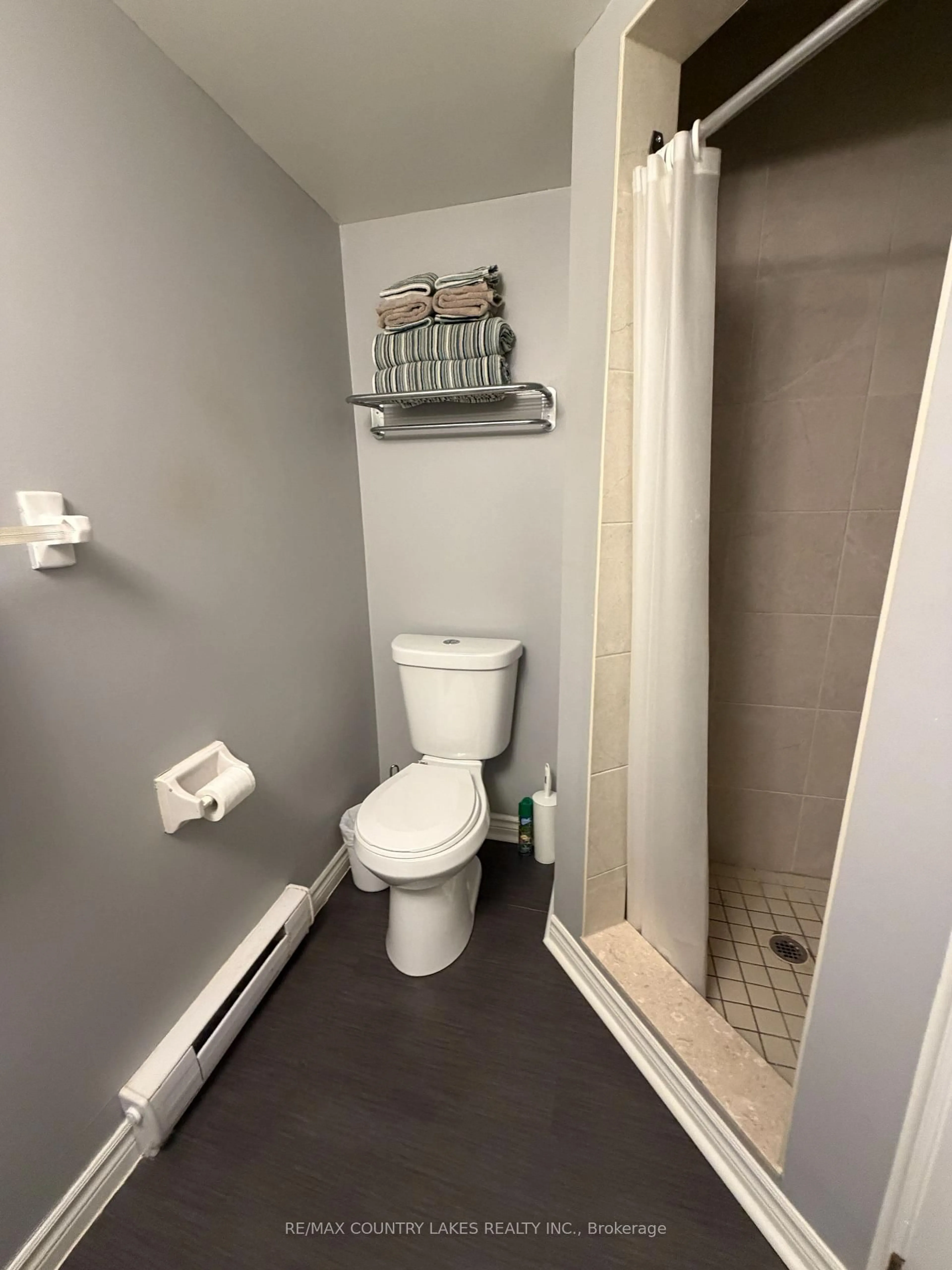 Standard bathroom, floor is not visible for 30 Laguna Pkwy #12, Ramara Ontario L0K 1B0