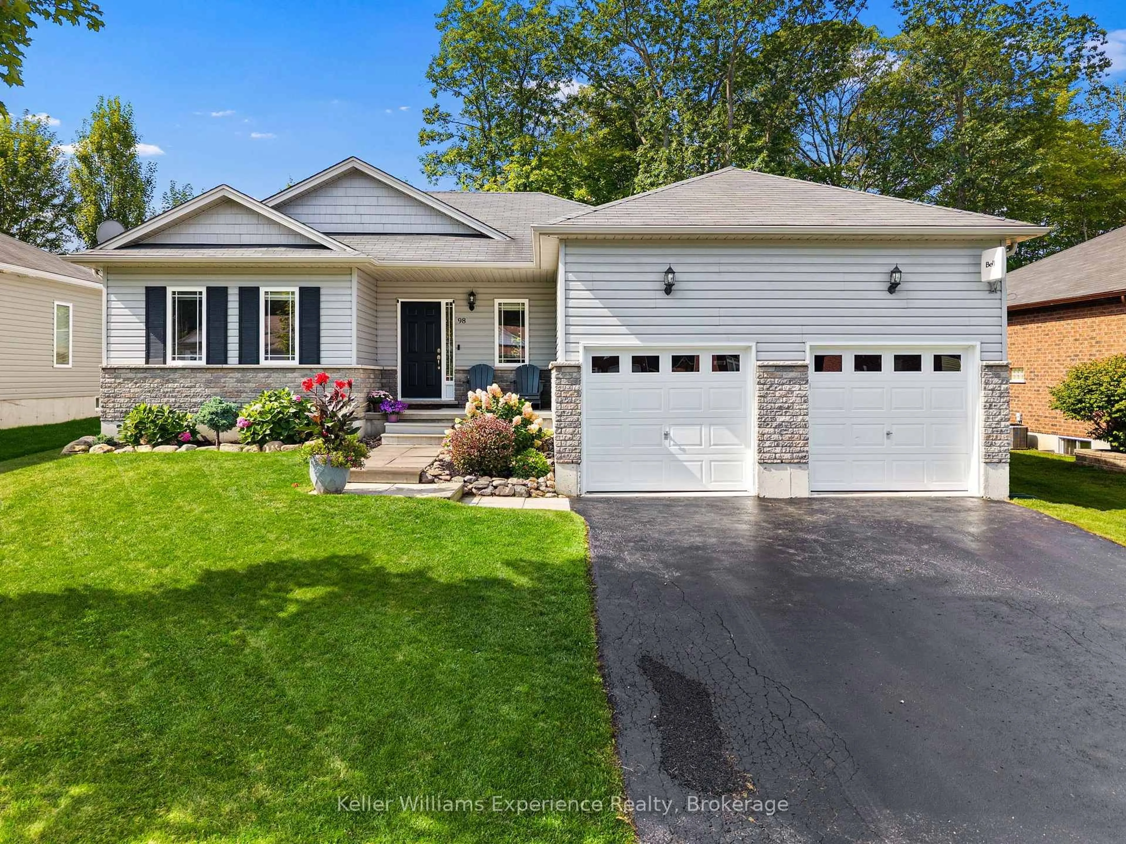 Home with vinyl exterior material, street for 98 Anderson Cres, Tay Ontario L0K 2A0