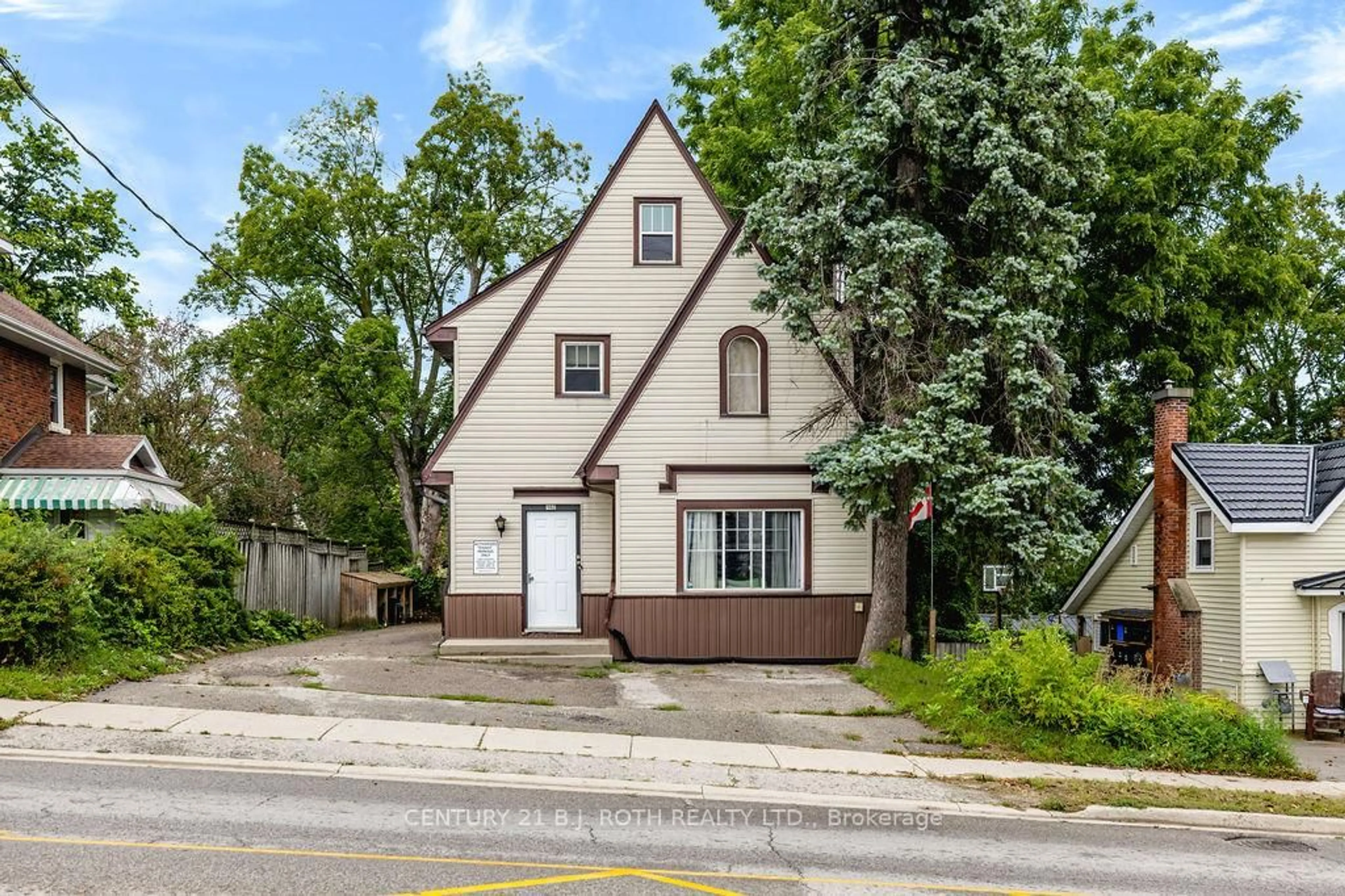 Unknown for 102 West St, Orillia Ontario L3V 5C3
