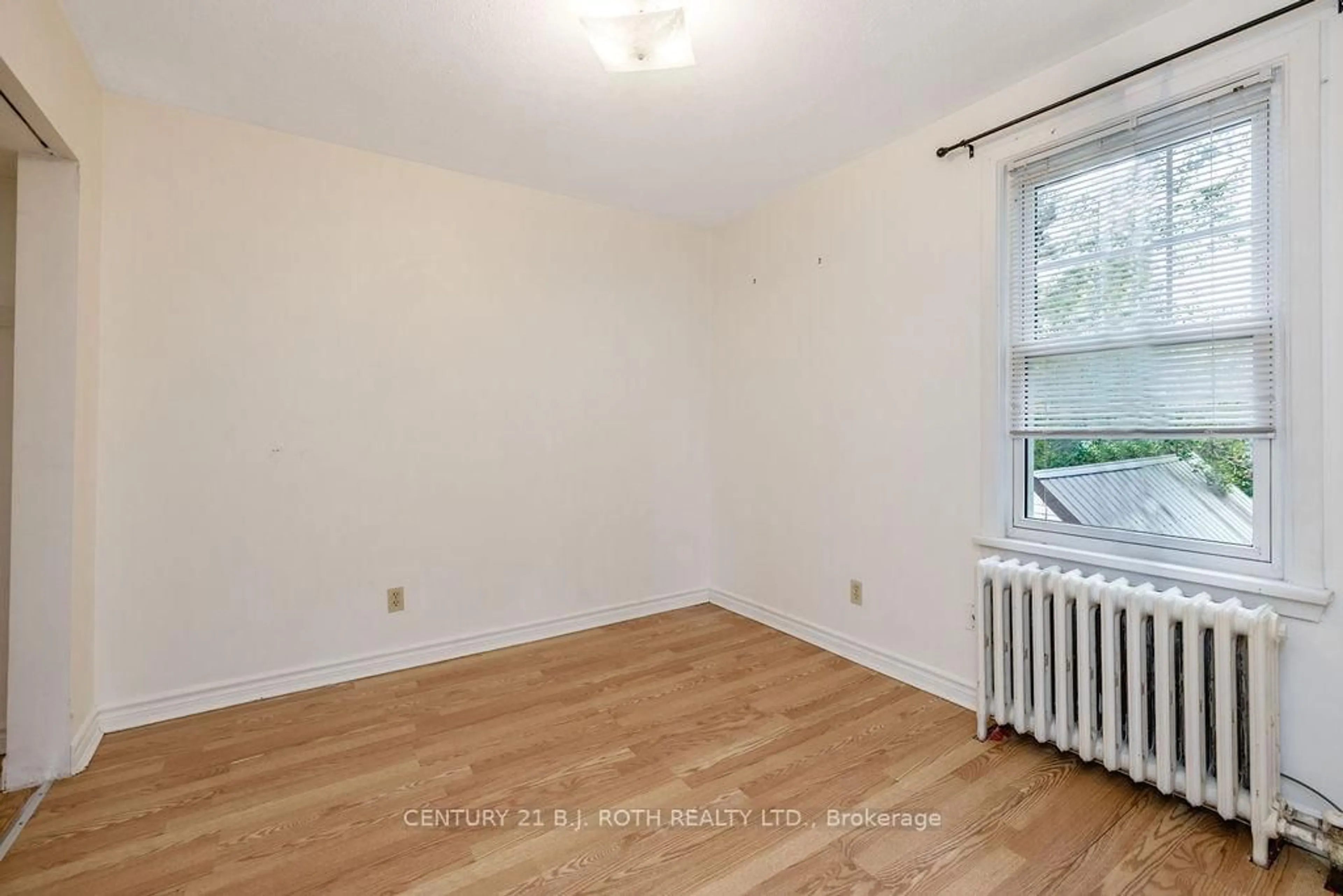A pic of a room for 102 West St, Orillia Ontario L3V 5C3