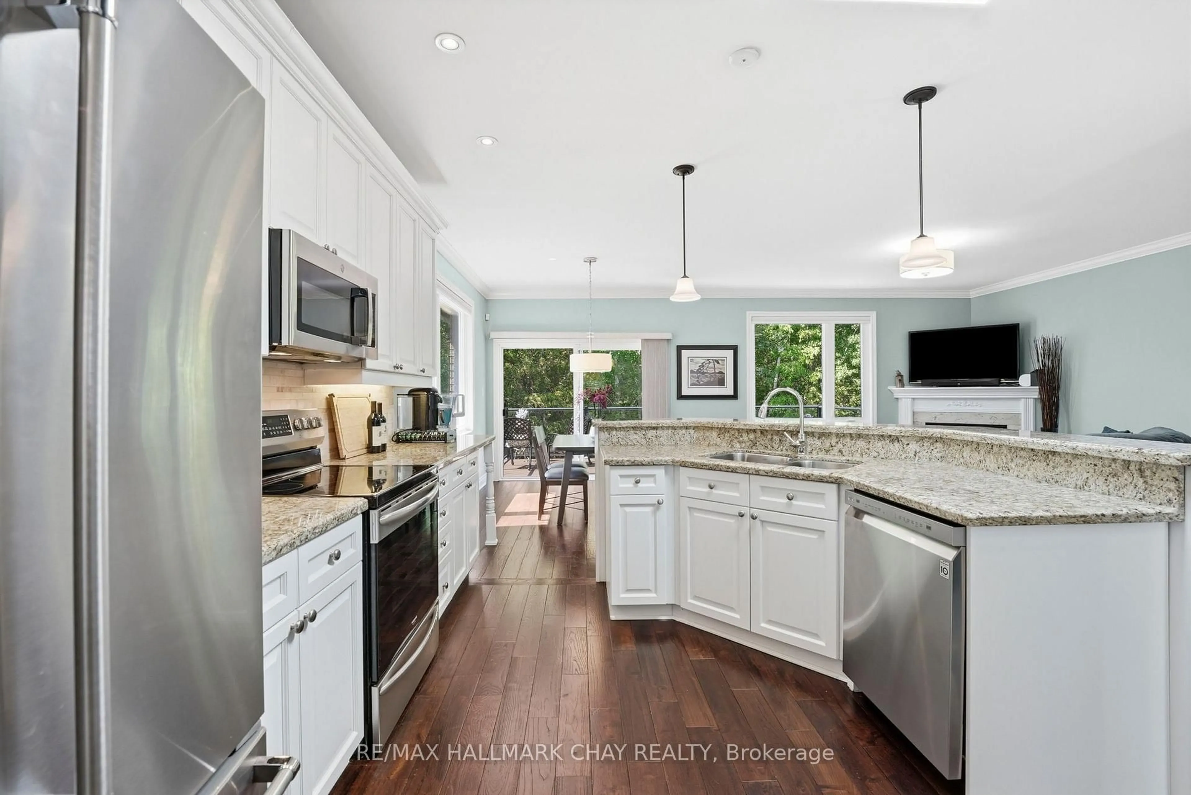 Open concept kitchen, ceramic/tile floor for 50 Thicketwood Ave, Barrie Ontario L4N 5Y6