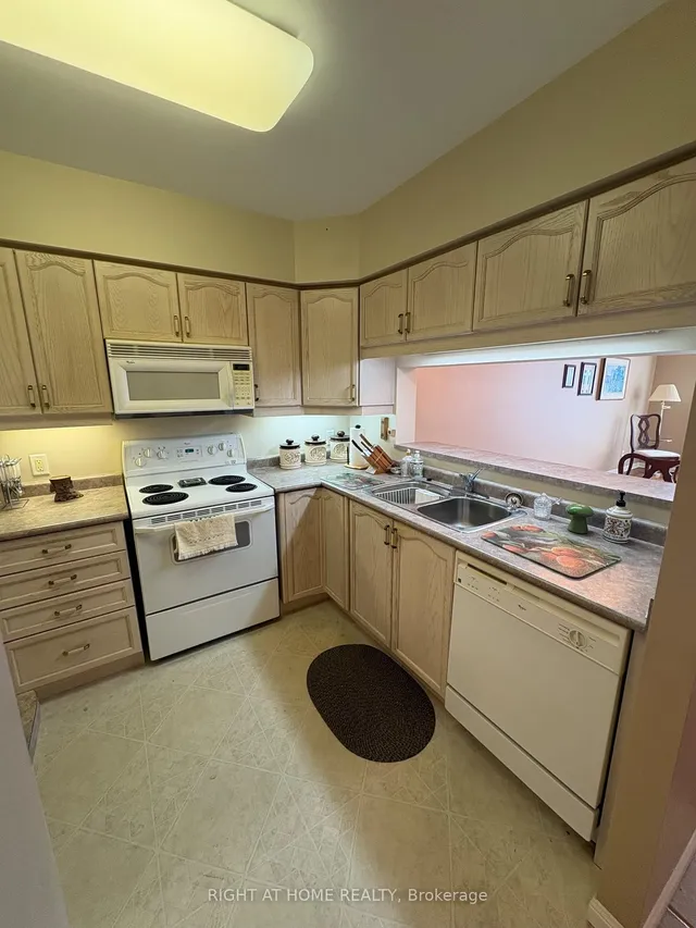 90 Dean Ave #509, Barrie 2
