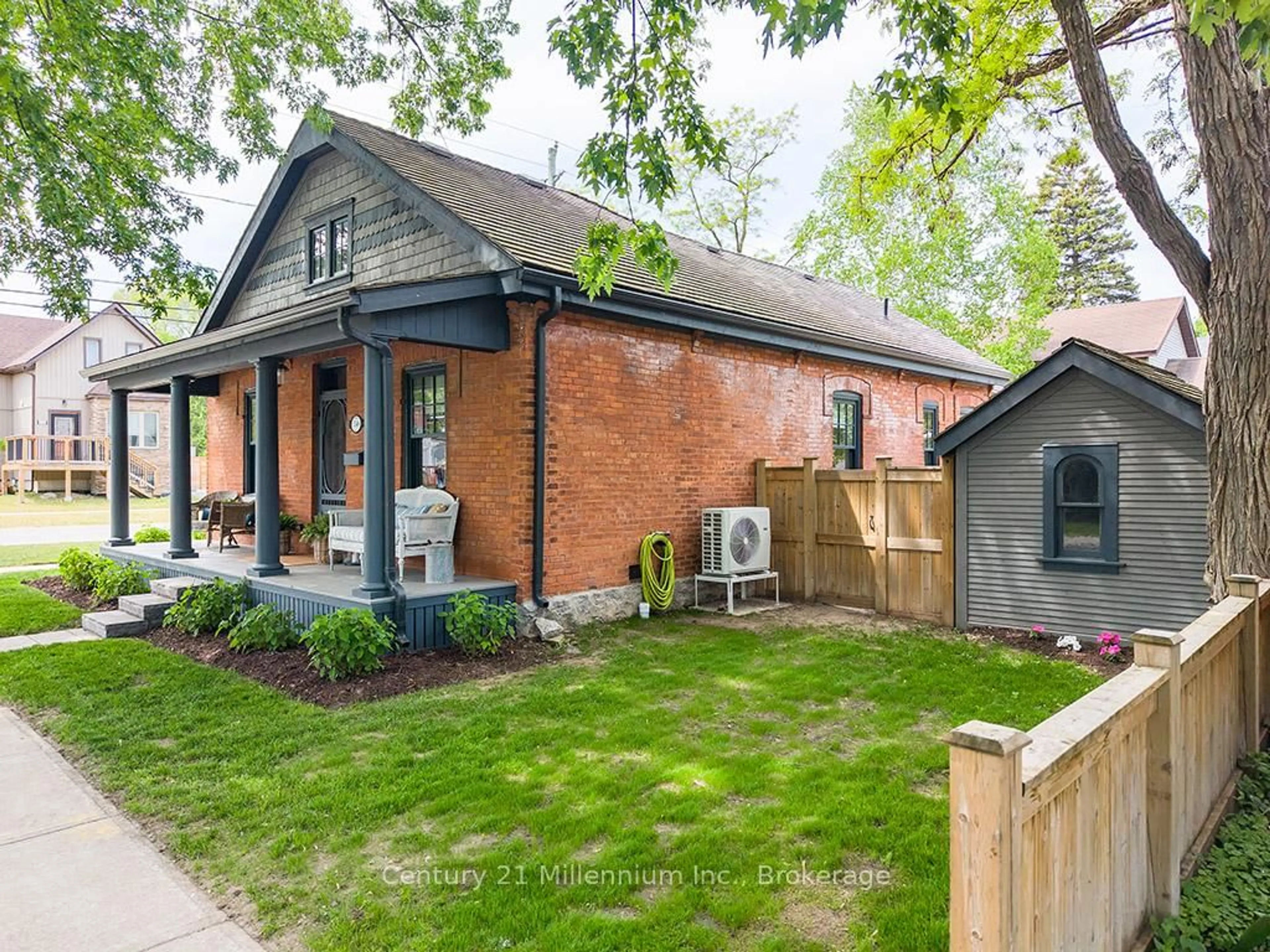 Home with brick exterior material, street for 350 Birch St, Collingwood Ontario L9Y 2V7