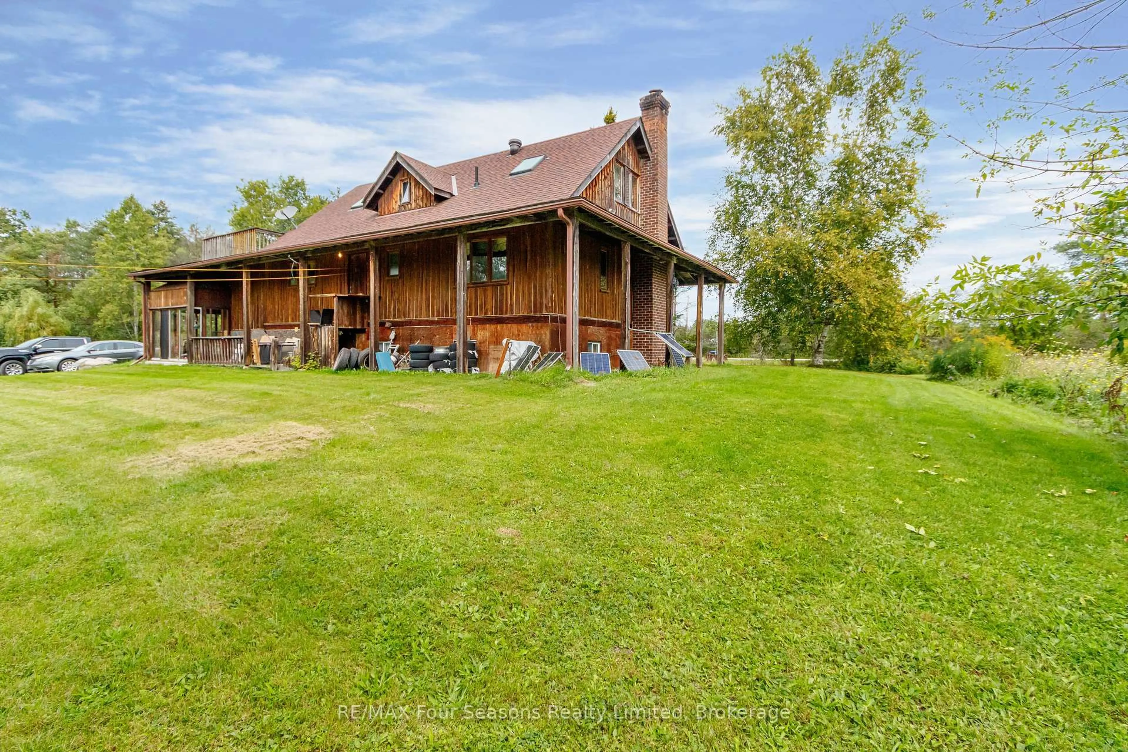 A pic from outside/outdoor area/front of a property/back of a property/a pic from drone, water/lake/river/ocean view for 1040 15/16 Sunnidale Sdrd, Clearview Ontario L0M 1S0
