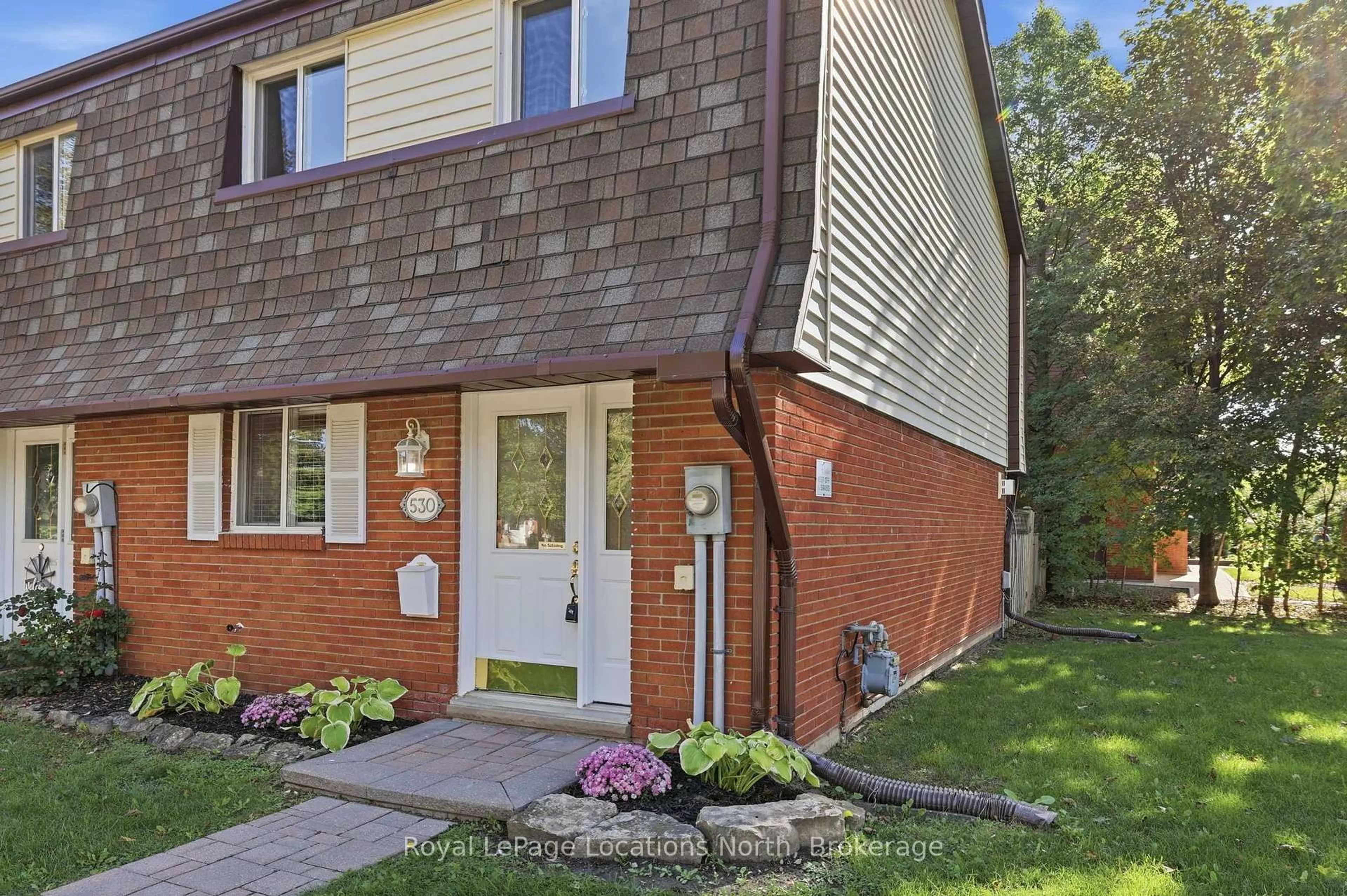 Home with brick exterior material, street for 530 Tenth St, Collingwood Ontario L9Y 4C1