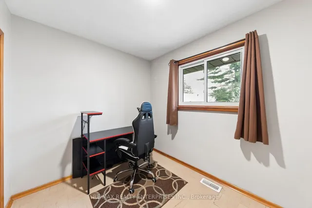 390 Mississaga St, Orillia 4