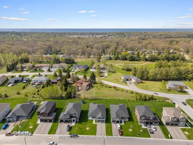 8 Misty Ridge Rd, Wasaga Beach 2