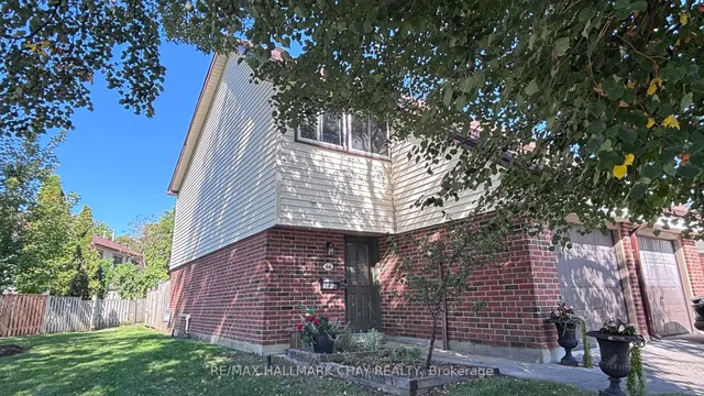 28 Donald St #66, Barrie 2