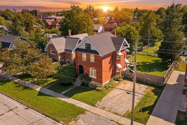 180 Second St, Collingwood 2