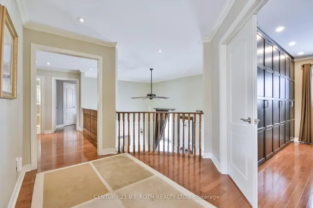 38 Camelot Sq, Barrie 5