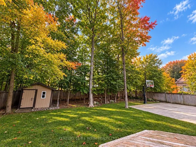 38 Camelot Sq, Barrie 2