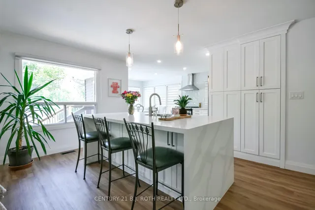 7 WESLEY St, Barrie 5