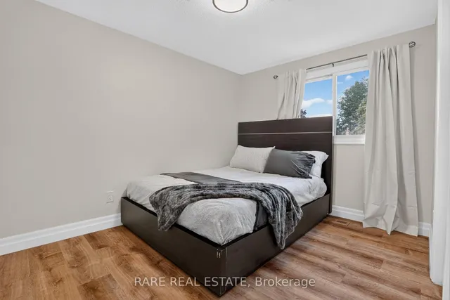 46 Ridgeway Ave, Barrie 5