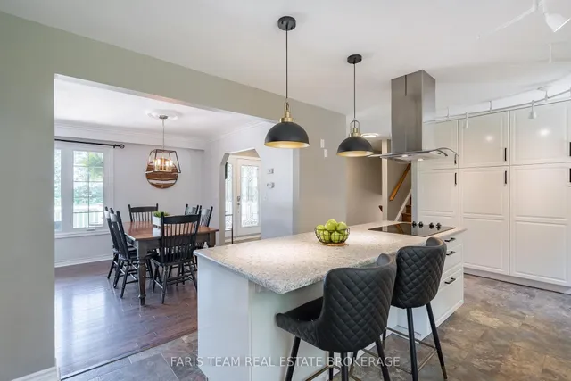 1765 Flos Road 4, Springwater 3