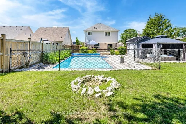 67 Wesley Ave, Wasaga Beach 2