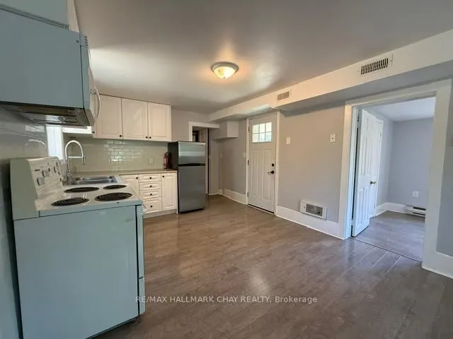70 High St, Barrie 2