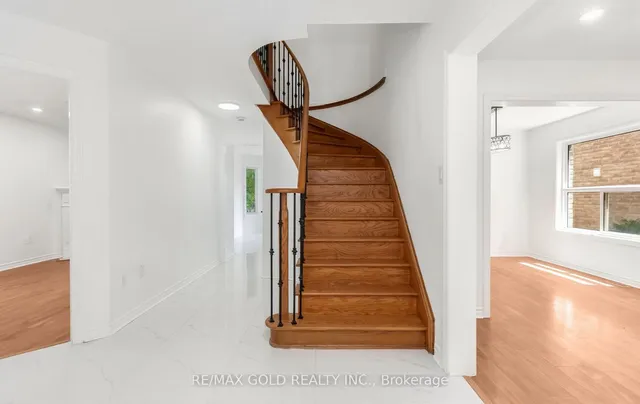 123 Ruffet Dr, Barrie 5