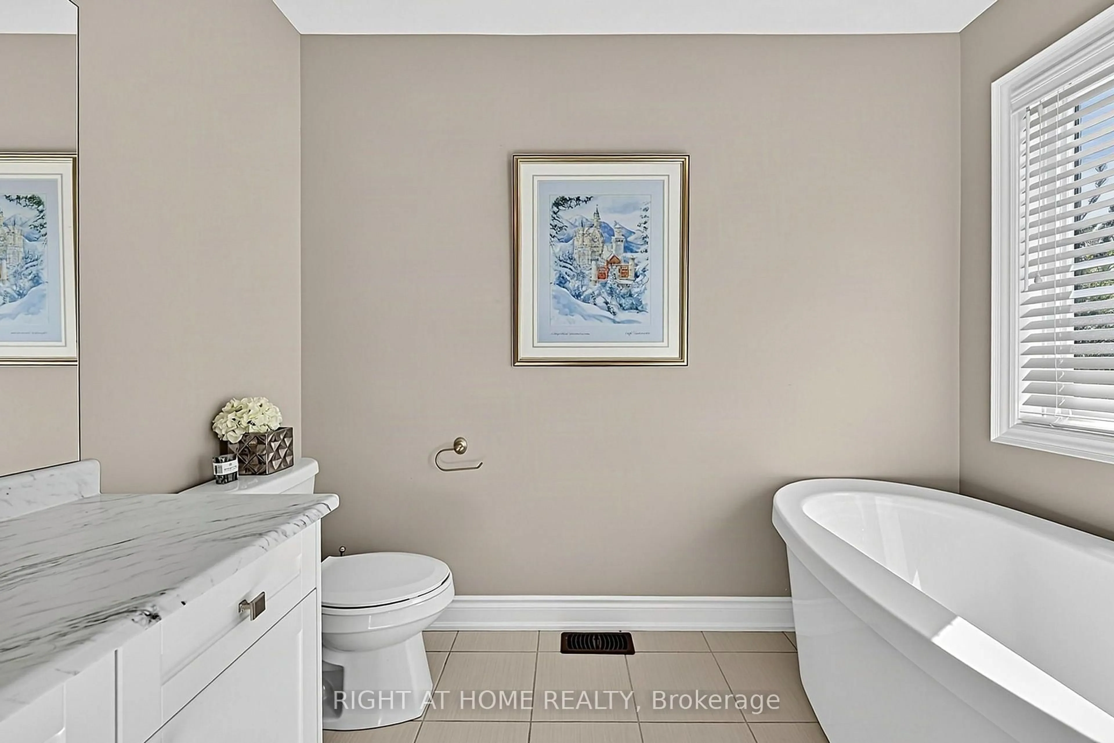 trreb/IMG-S13792898_1bcdf3ae-83da-4c28-a9fb-8a156a9889fa-l.jpg