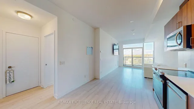 681 Yonge St #524, Barrie 3