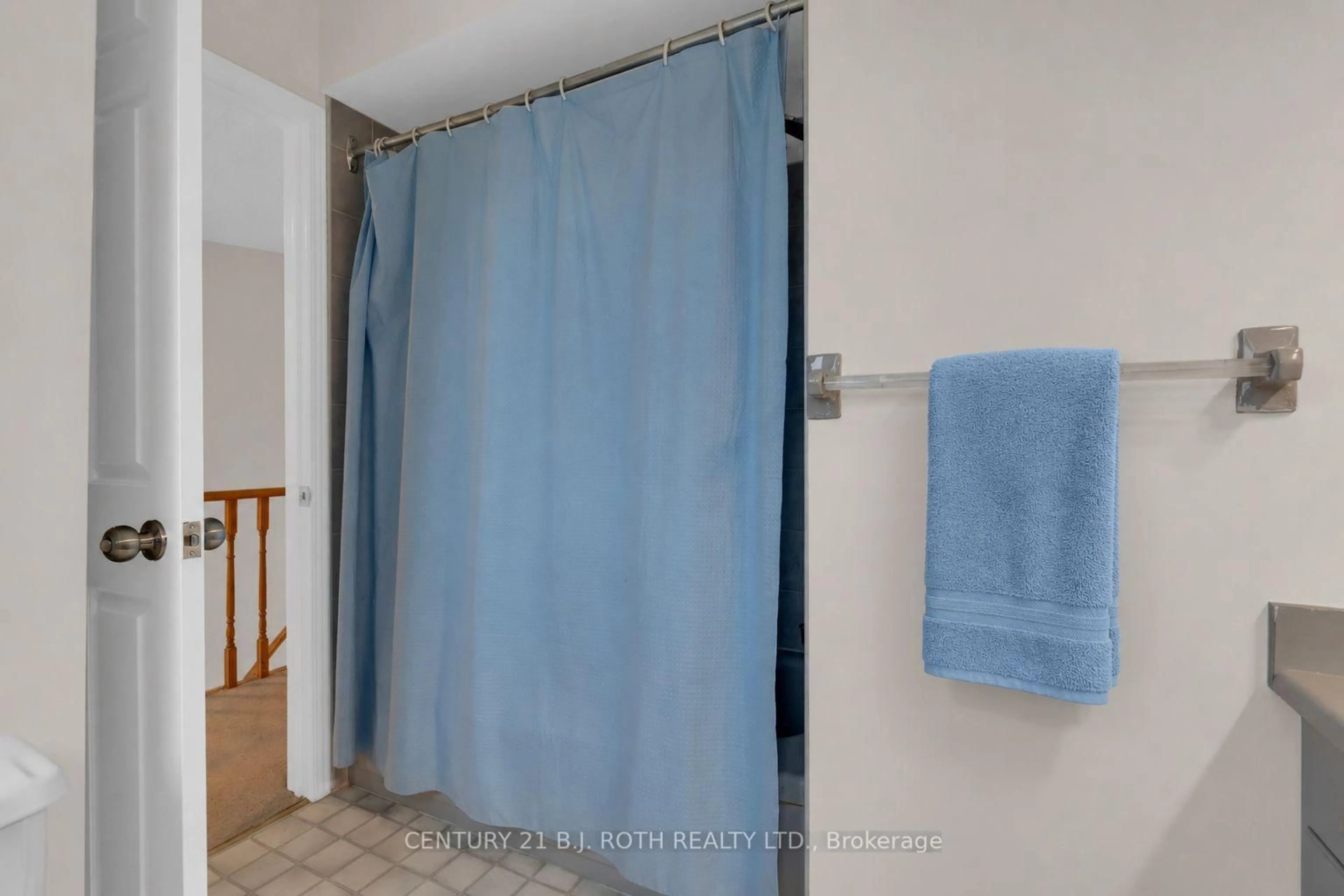 trreb/IMG-S13795912_2e7a780b-11d0-43b1-abb6-51b0ddfaf0bd-l.jpg