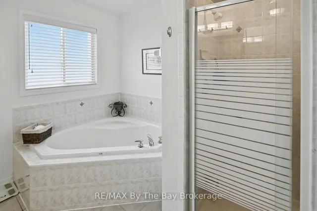 17 Marlwood Ave, Wasaga Beach 3
