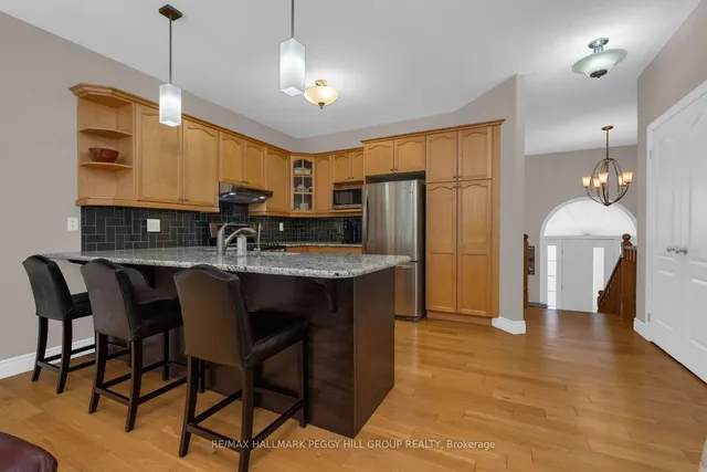 61 Maclaren Ave, Barrie 5