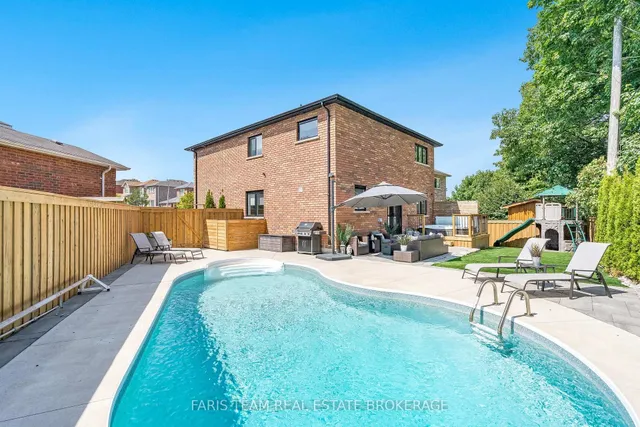 993 Whitney Cres, Midland 2