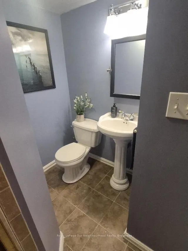83 Cloughley Dr, Barrie 5