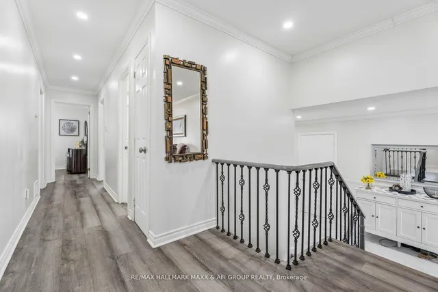 11 Charlotte Crt, Barrie 3