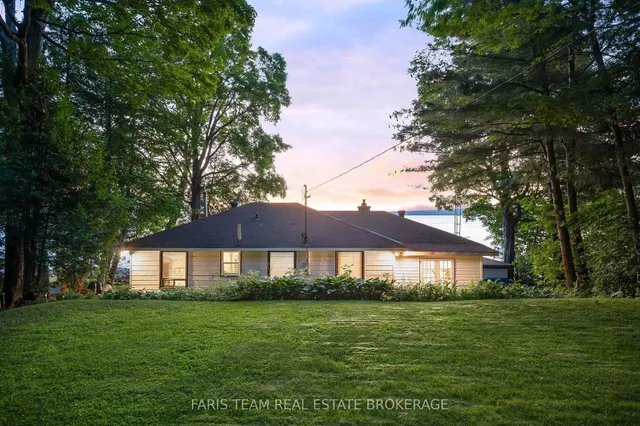 1697 Champlain Rd, Tiny 4