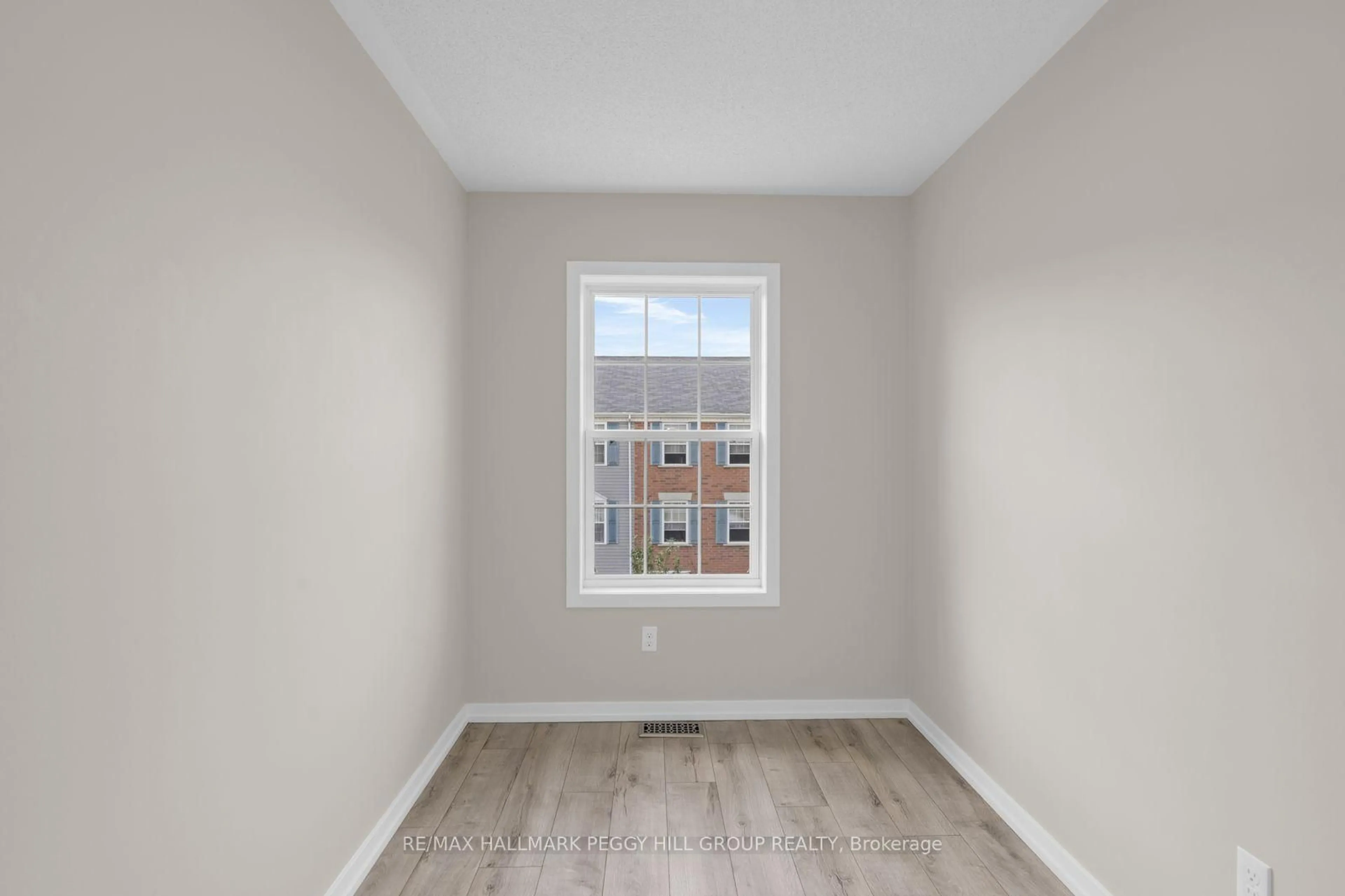 trreb/IMG-S13808346_3e54d938-cf78-430f-92c5-c1f8fb410b43-l.jpg