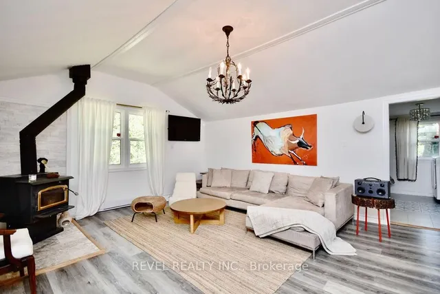 39 Domar Rd, Tiny 5