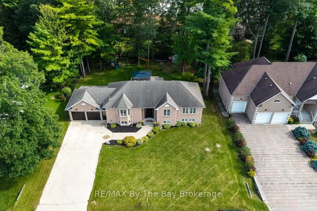 29 Downer Cres, Wasaga Beach 2