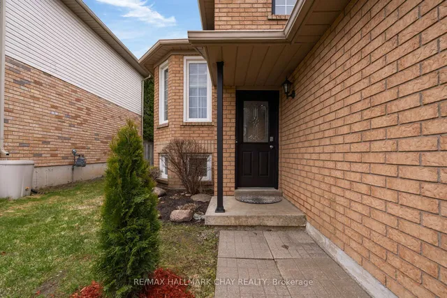222 Wessenger Dr, Barrie 3