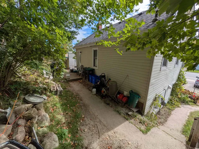 200 Blake St, Barrie 2