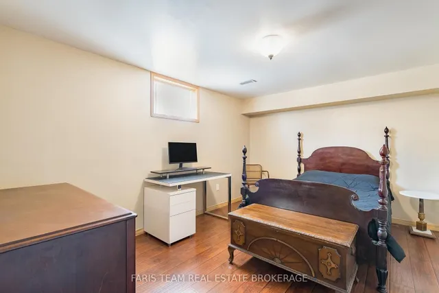 57 Wessenger Dr, Barrie 5